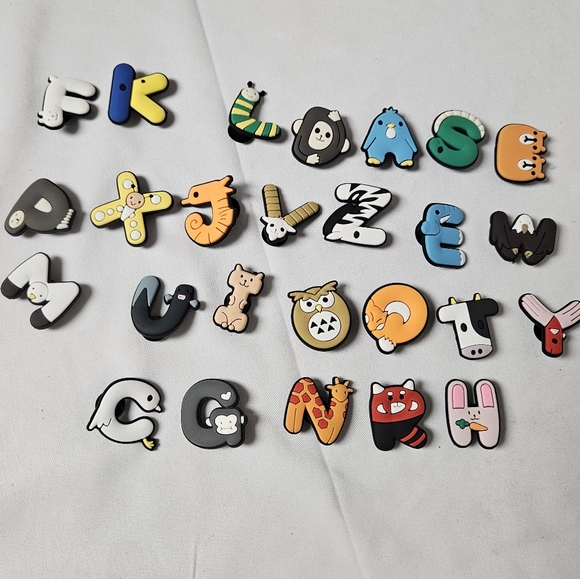Animal‎ Alphabet Croc Charms - Picture 1 of 2